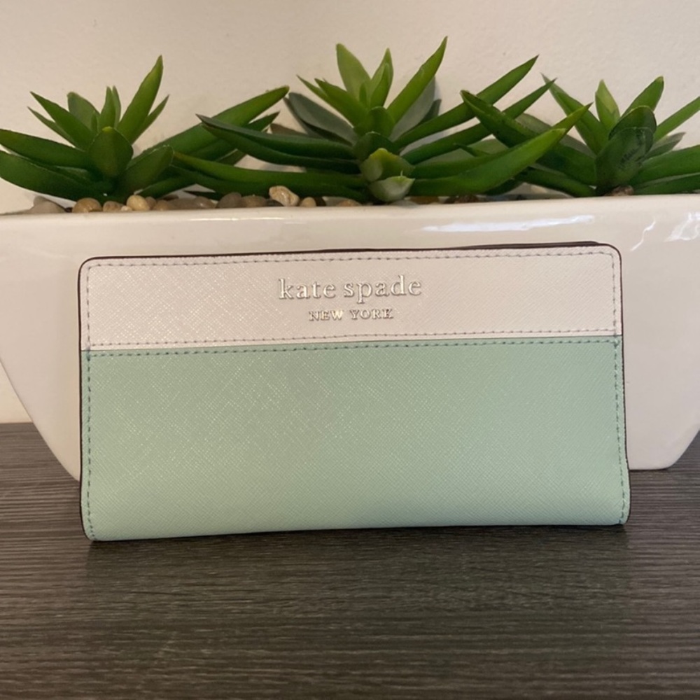 NWOT Kate Spade Wallet